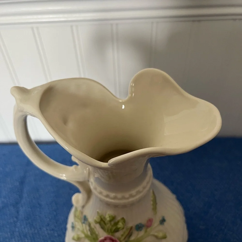 Vintage Belleek Millennium 2000 Aberdeen Floral Vase
